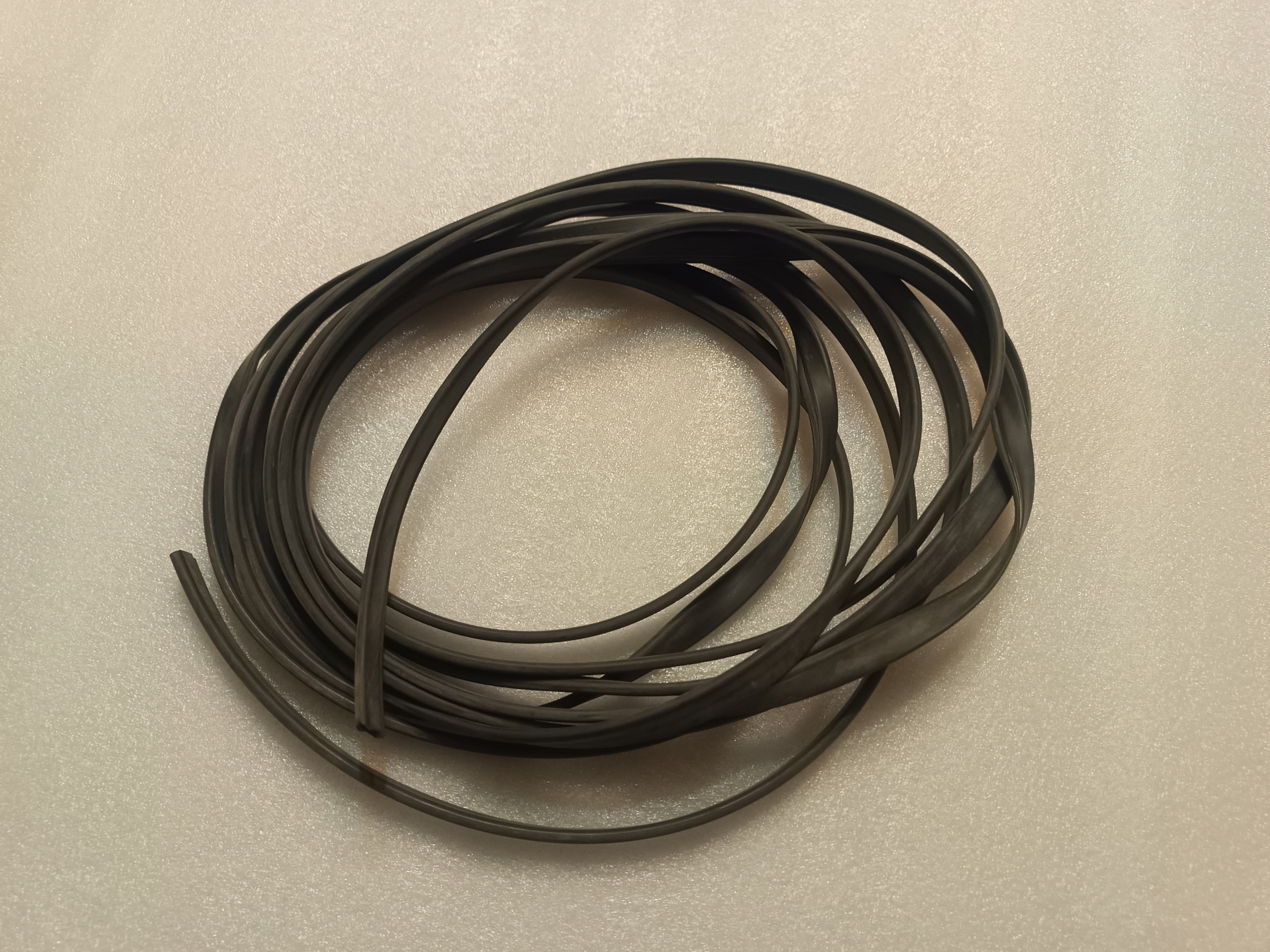 50411-002 Channel, Rubber