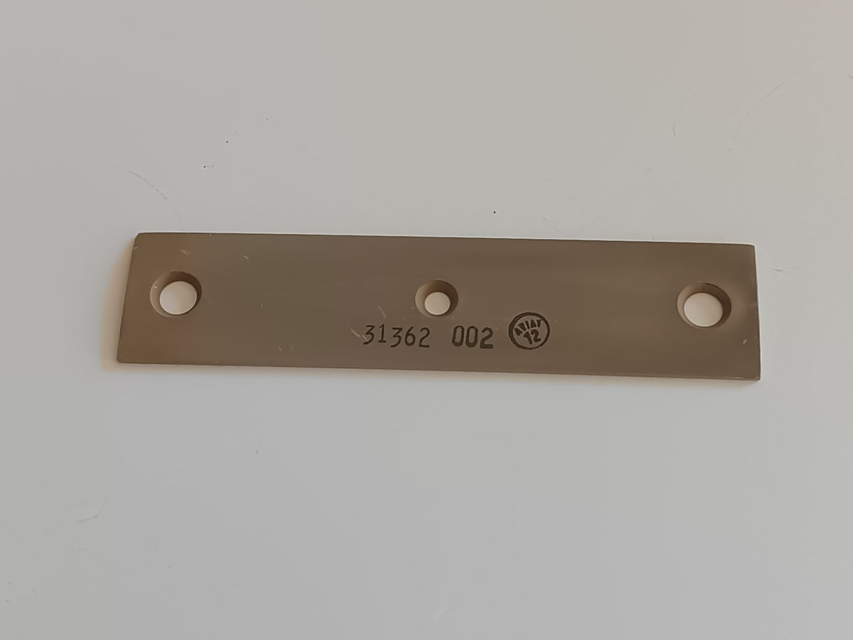 31362-002 Plate, landing gear clamp upper